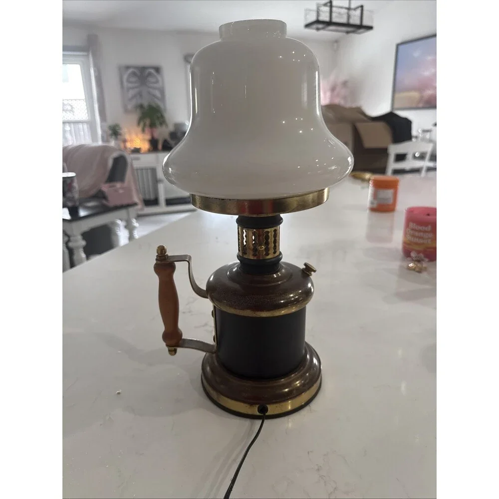 1890 Hurricane Shade Lamp Underwriters Laboratories